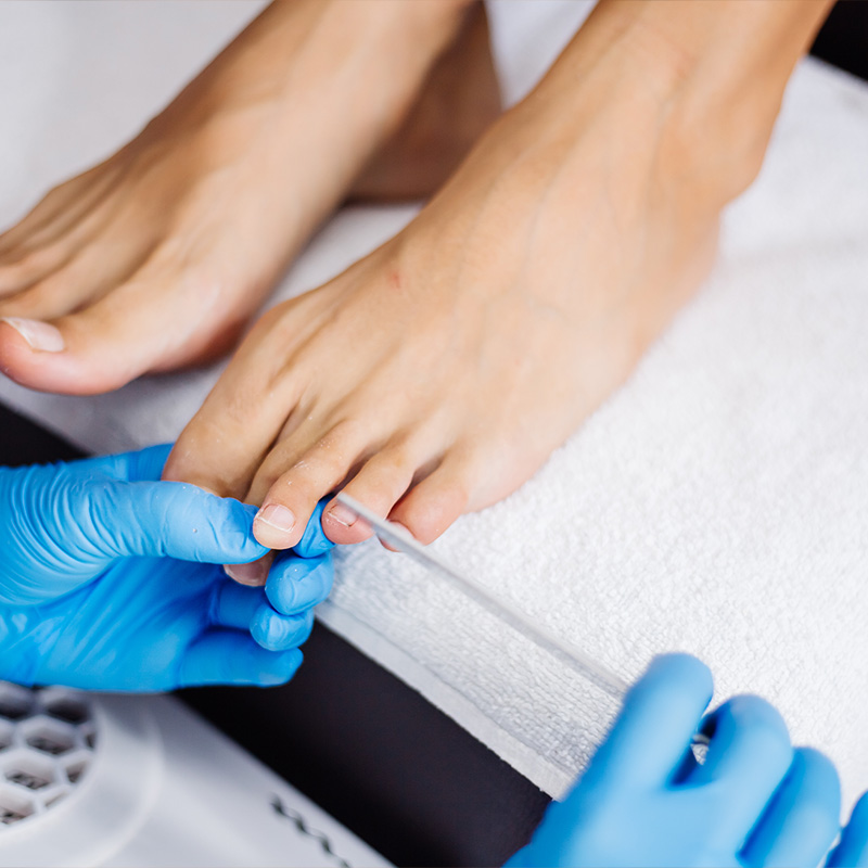 Cuidado Estético de Manos y Pies en Metzli: servicio de pedicura